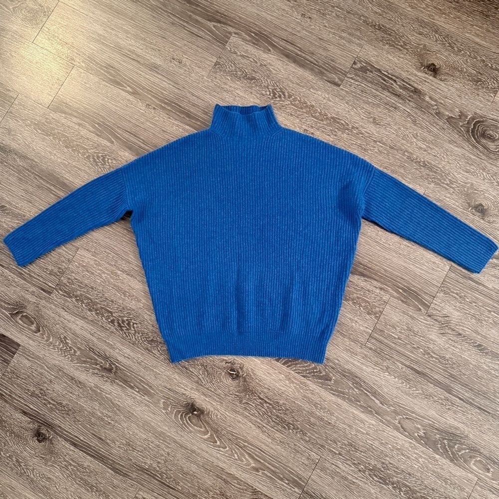 Kinross Cashmere Blue Sweater